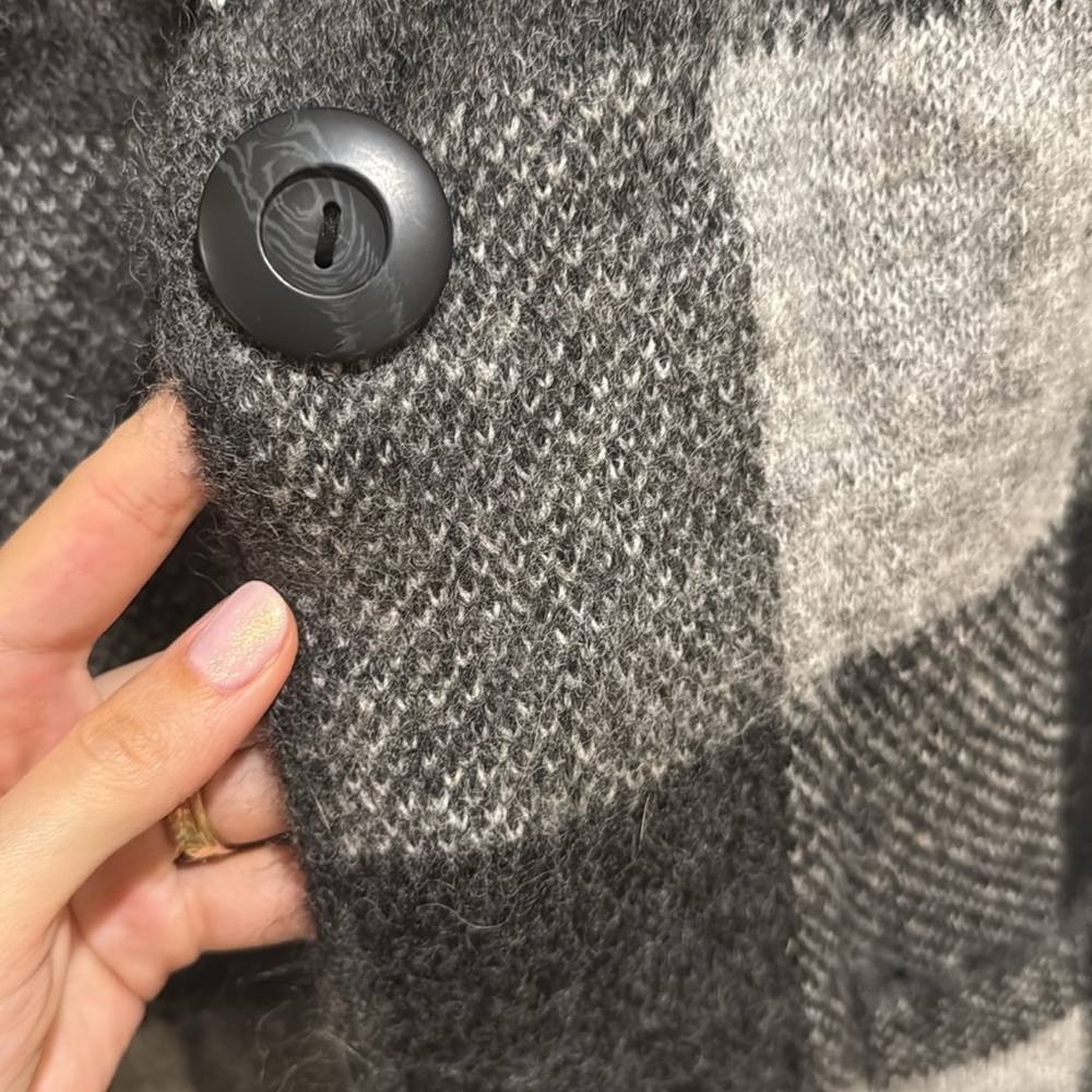 Adrienne VittaDini Cardigan - Picture 2 of 2